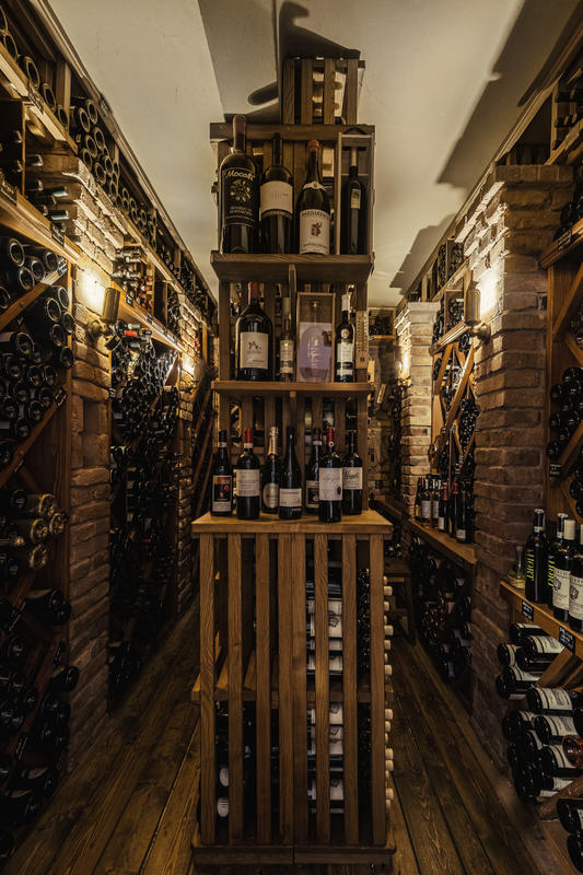 SELECTED WINES[/en/menu?tab=wine-list]